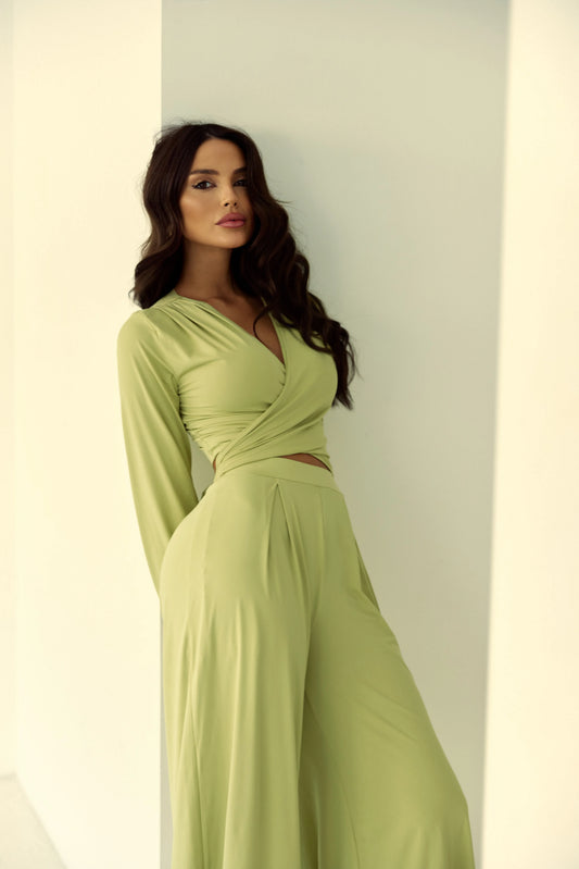 Conjunto Poliamida Cropped Nó Manga Longa e Calça Pantalona Verde