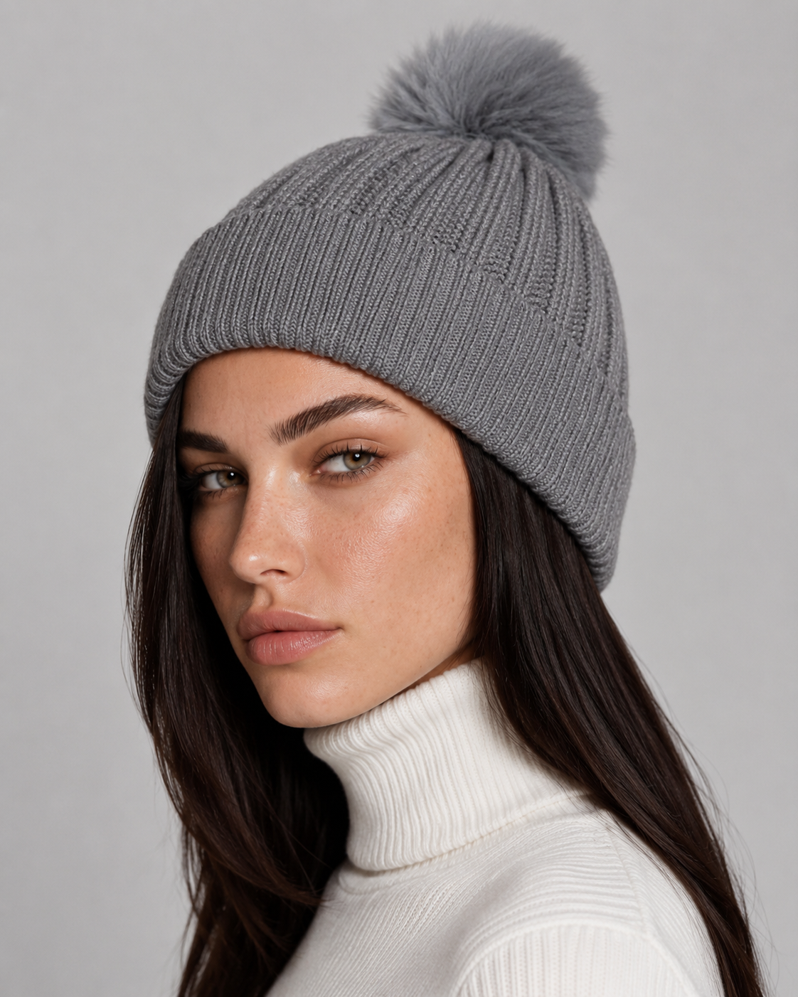 Touca de tricot com pompom - Cinza
