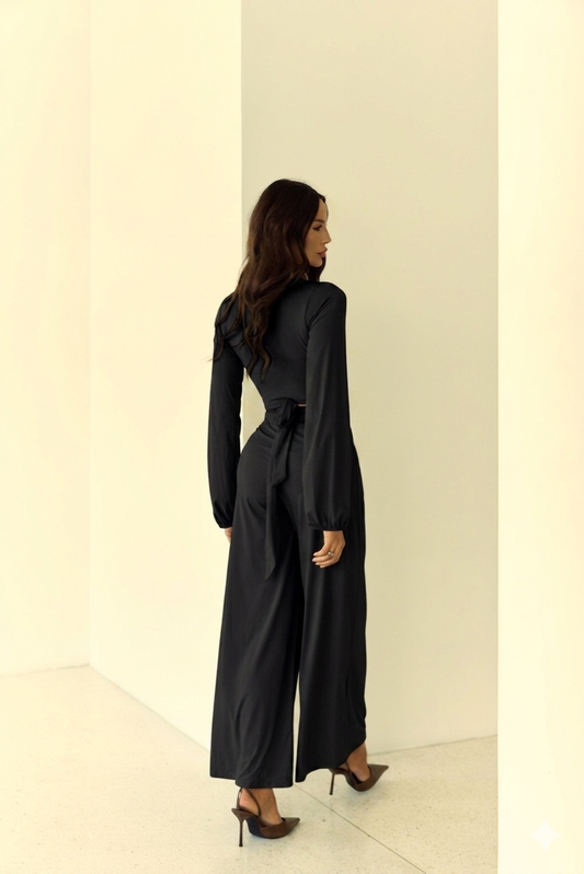 Conjunto Poliamida Cropped Nó Manga Longa e Calça Pantalona Preto