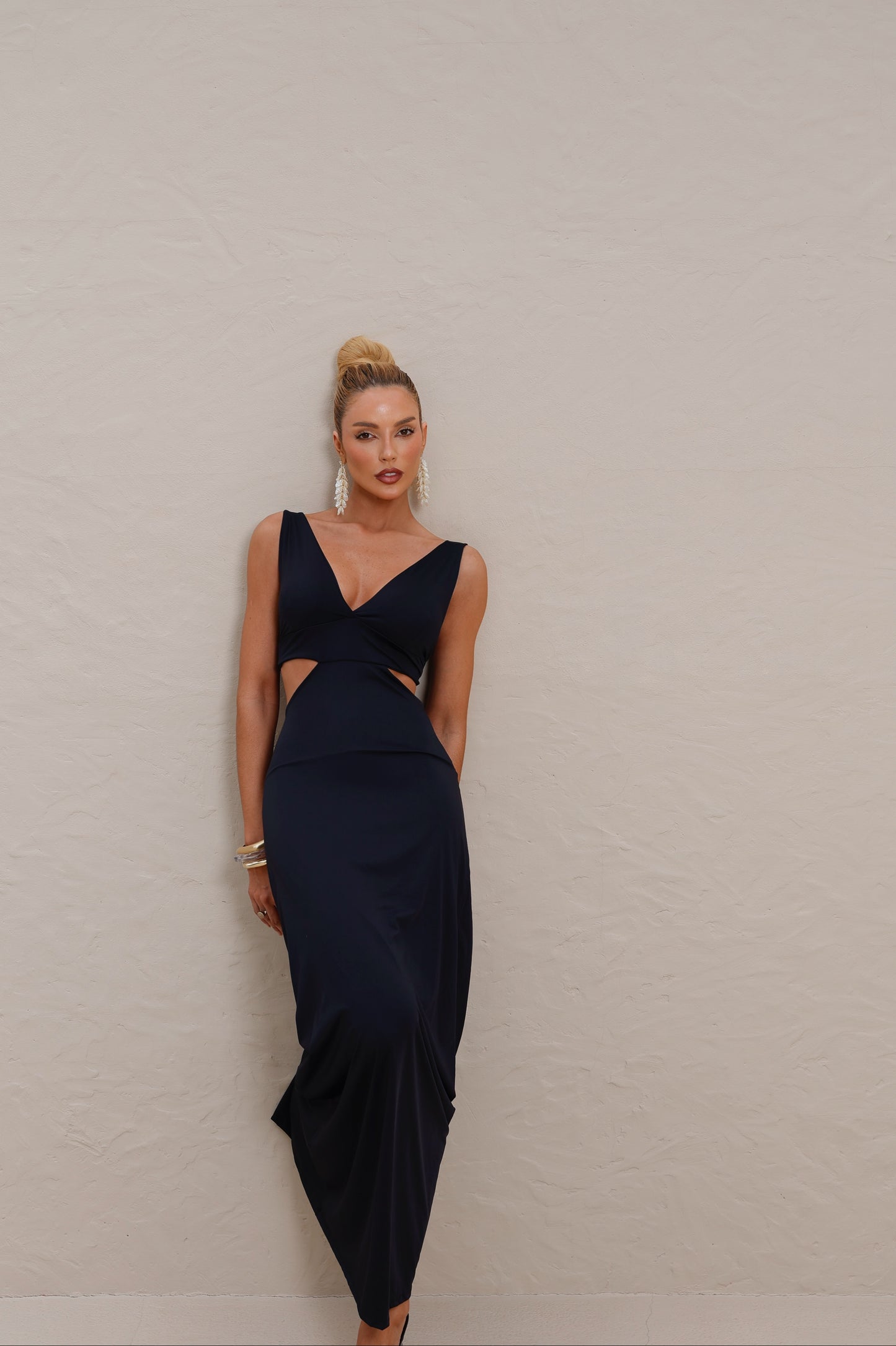 Vestido Longo em Poliamida com Recorte na Cintura Preto
