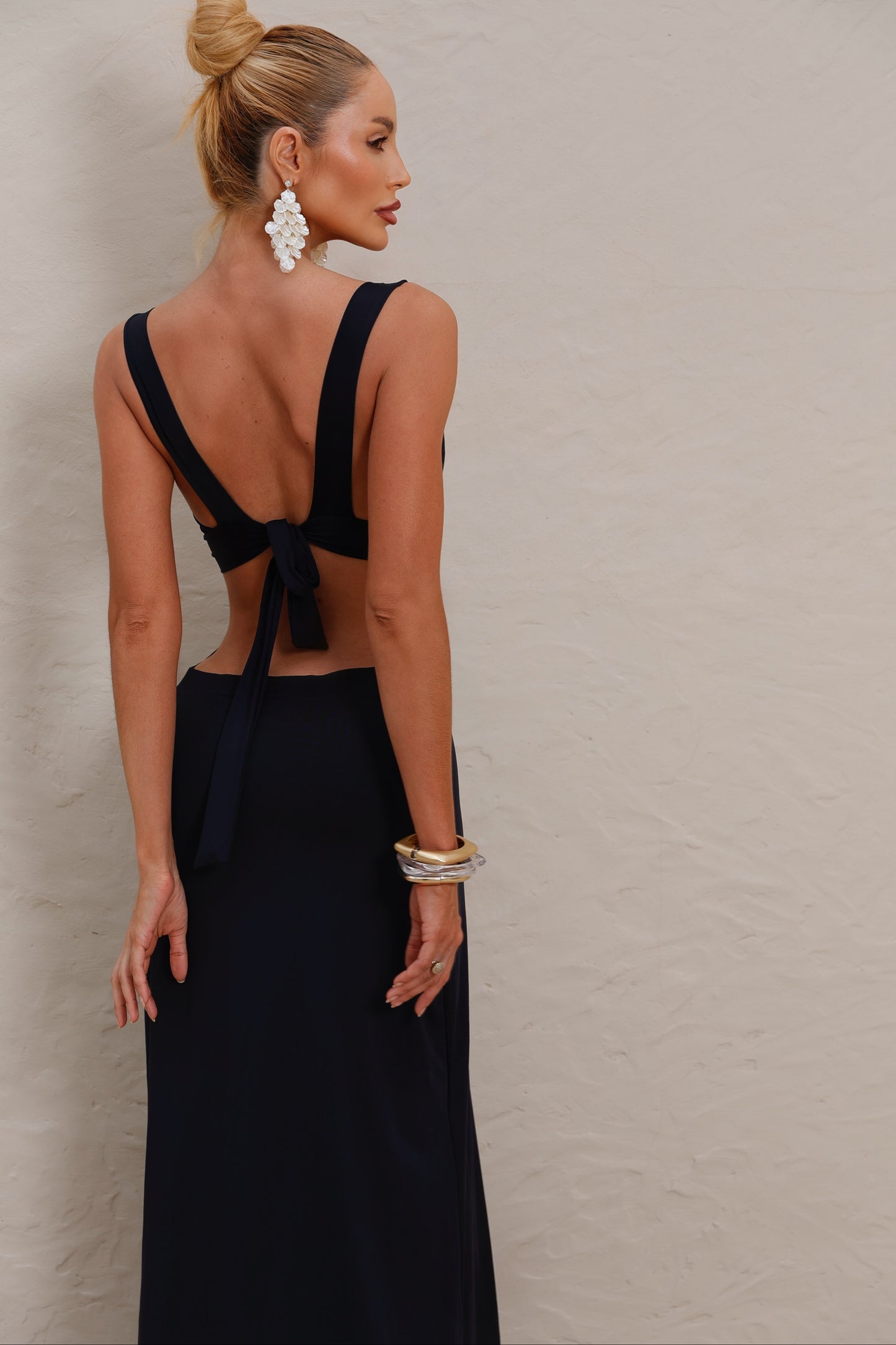 Vestido Longo em Poliamida com Recorte na Cintura Preto