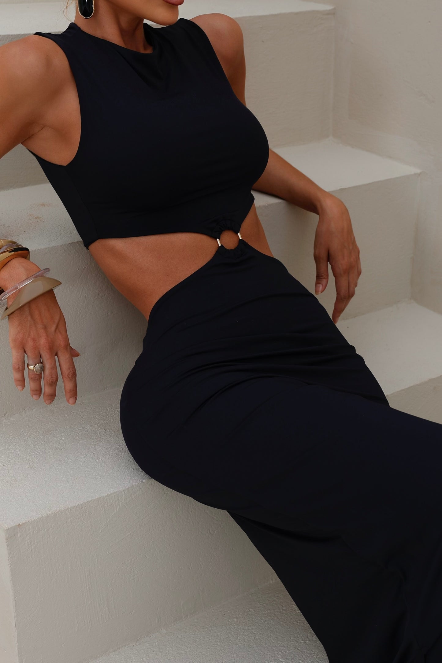 Vestido Longo em Poliamida com Detalhe em Metal Preto