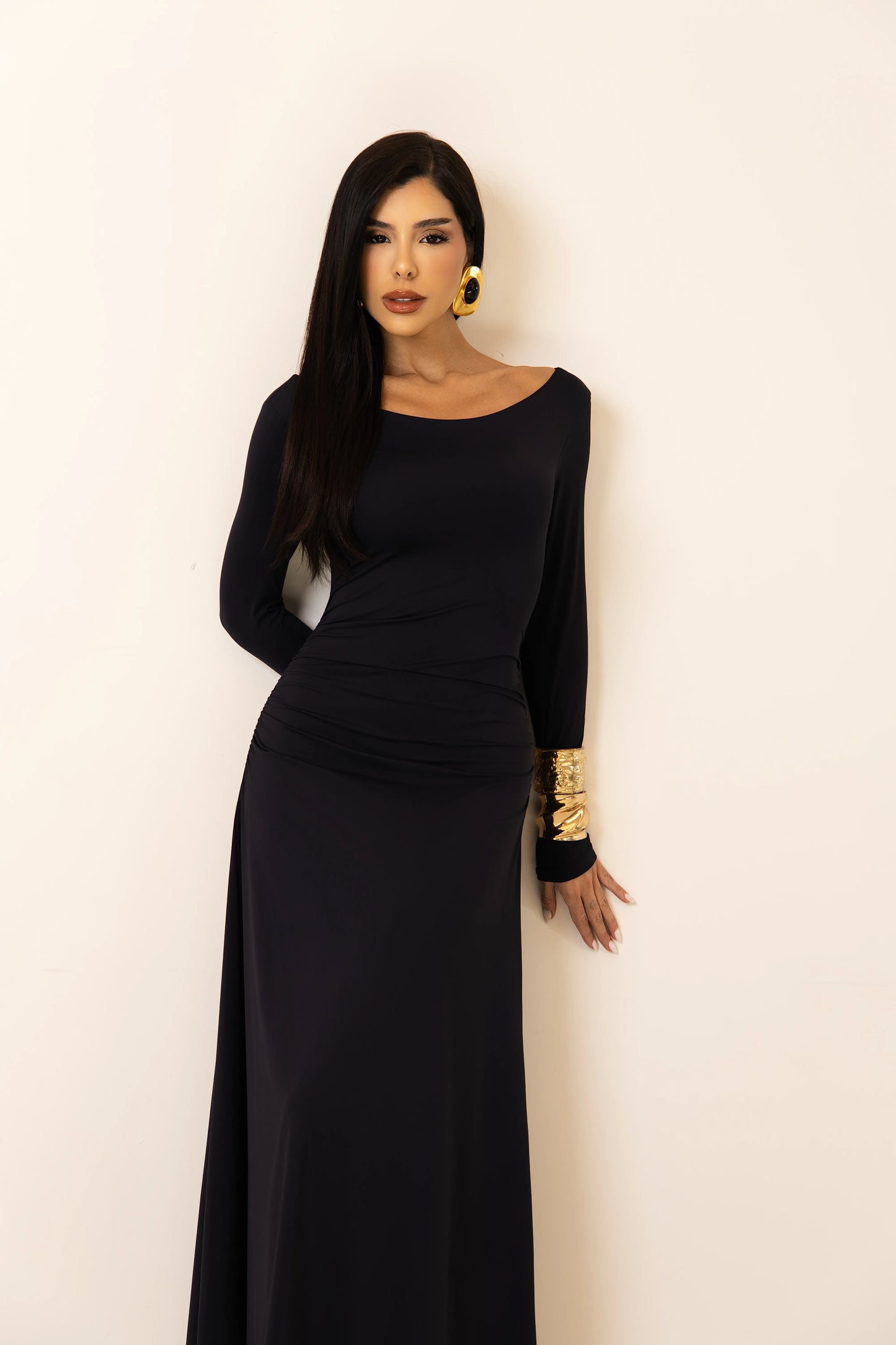 Vestido Longo Preto com Gola Redonda em Poliamida