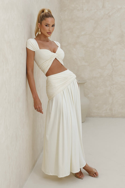 Trijunto de Poliamida com Saia, Cropped e Cinto Off