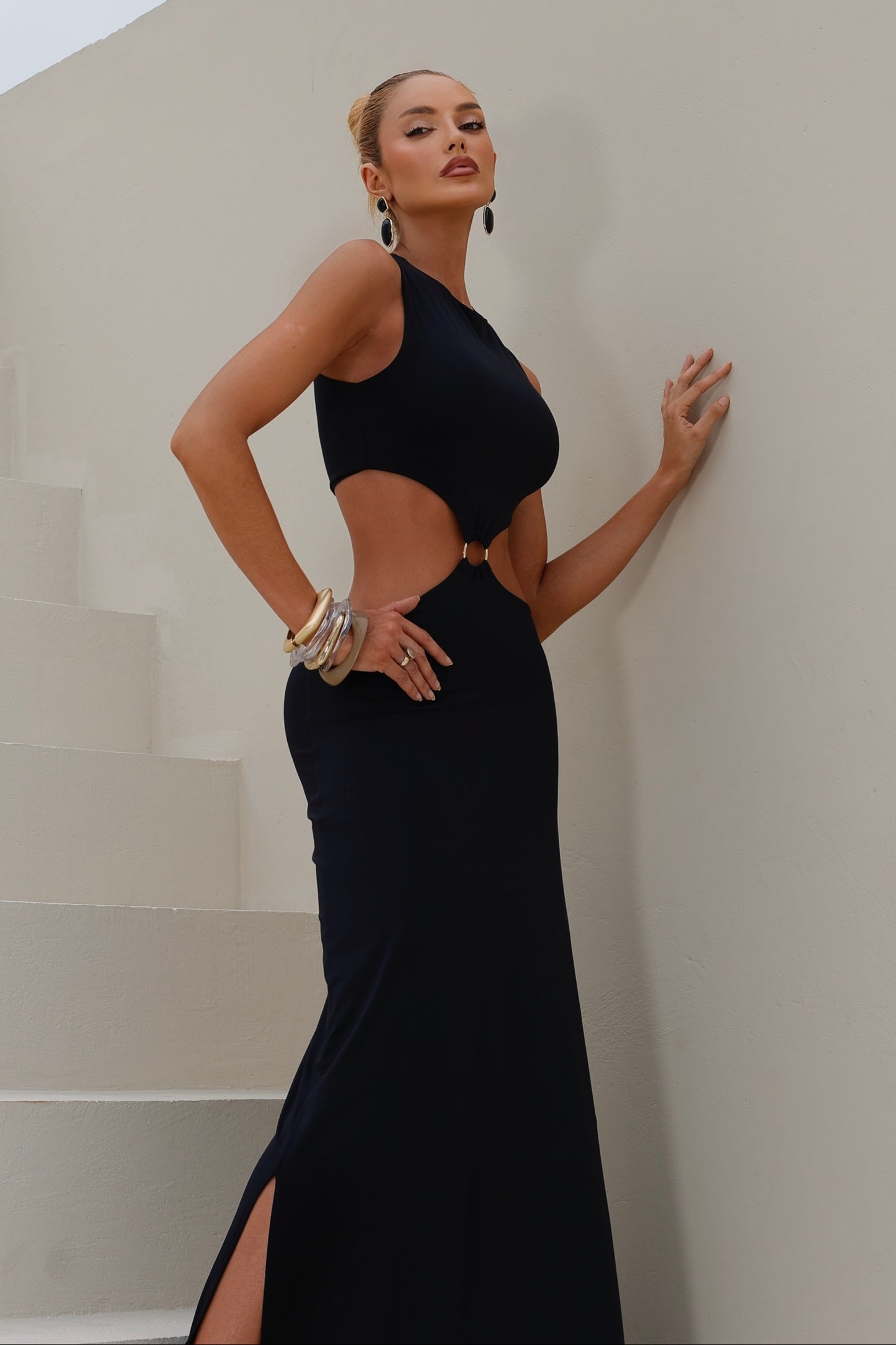 Vestido Longo em Poliamida com Detalhe em Metal Preto