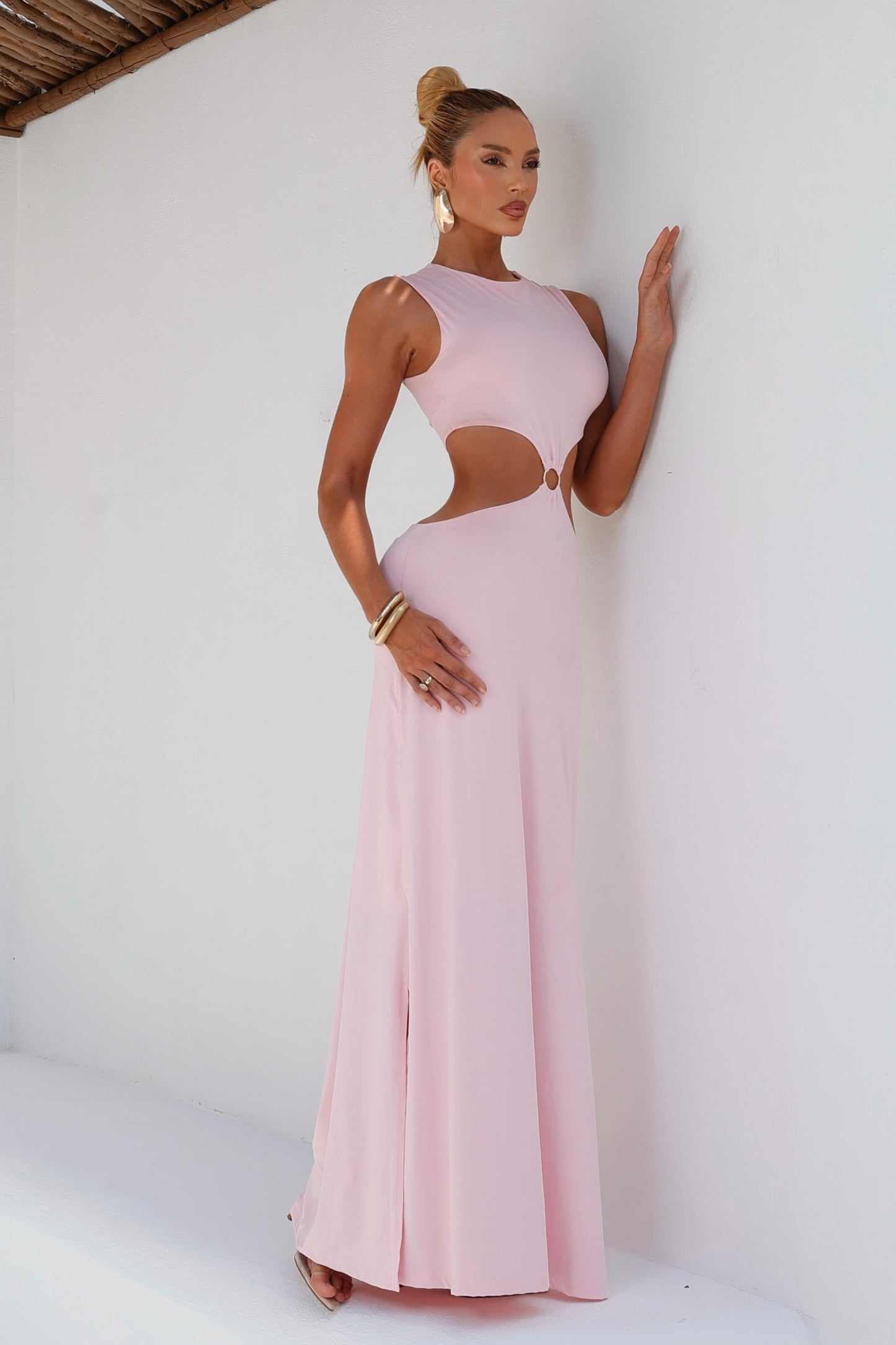 Vestido Longo em Poliamida com Detalhe em Metal Rosa