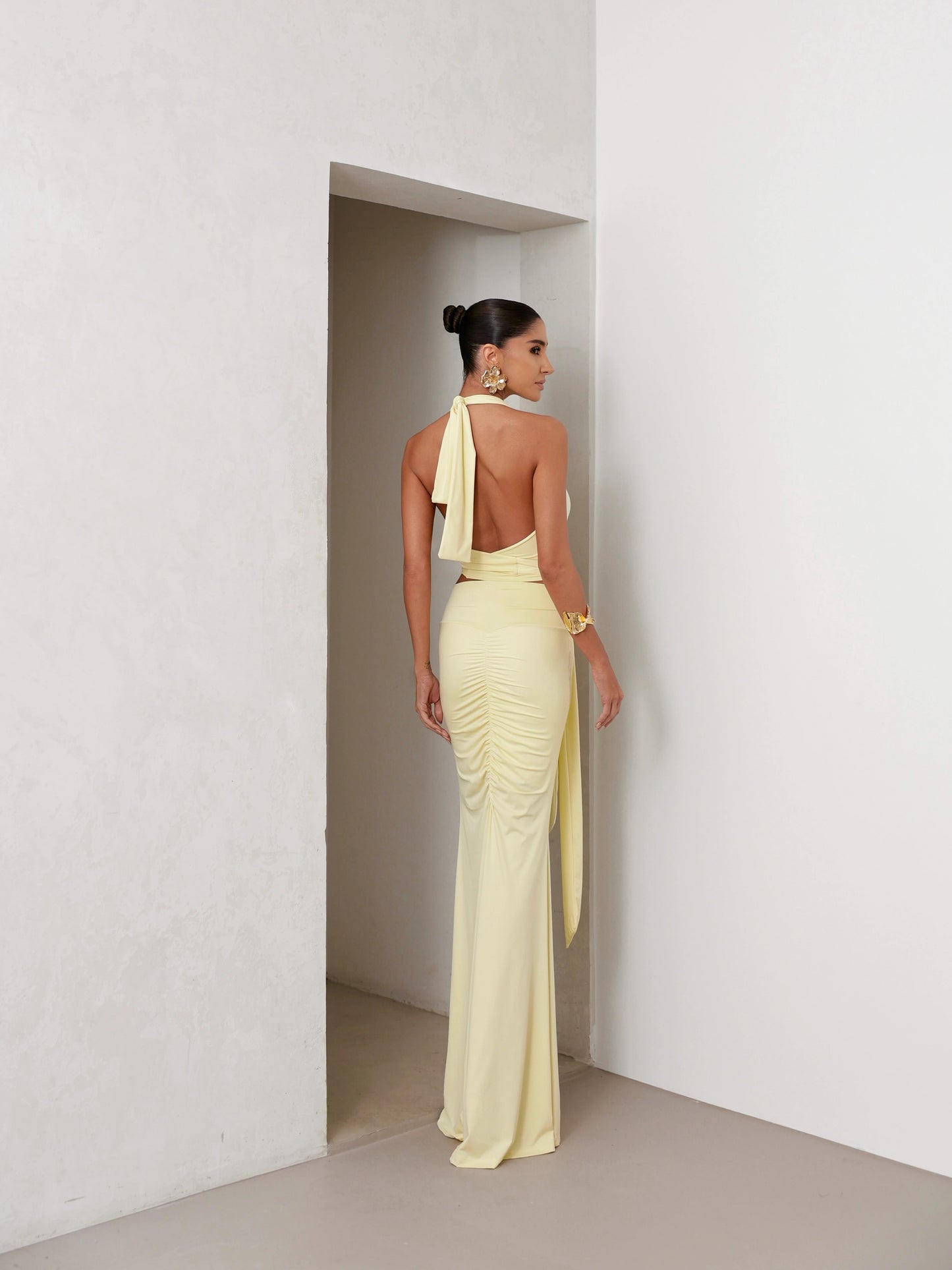 Conjunto Poliamida Cropped Degagê e Saia Longa Amarelo