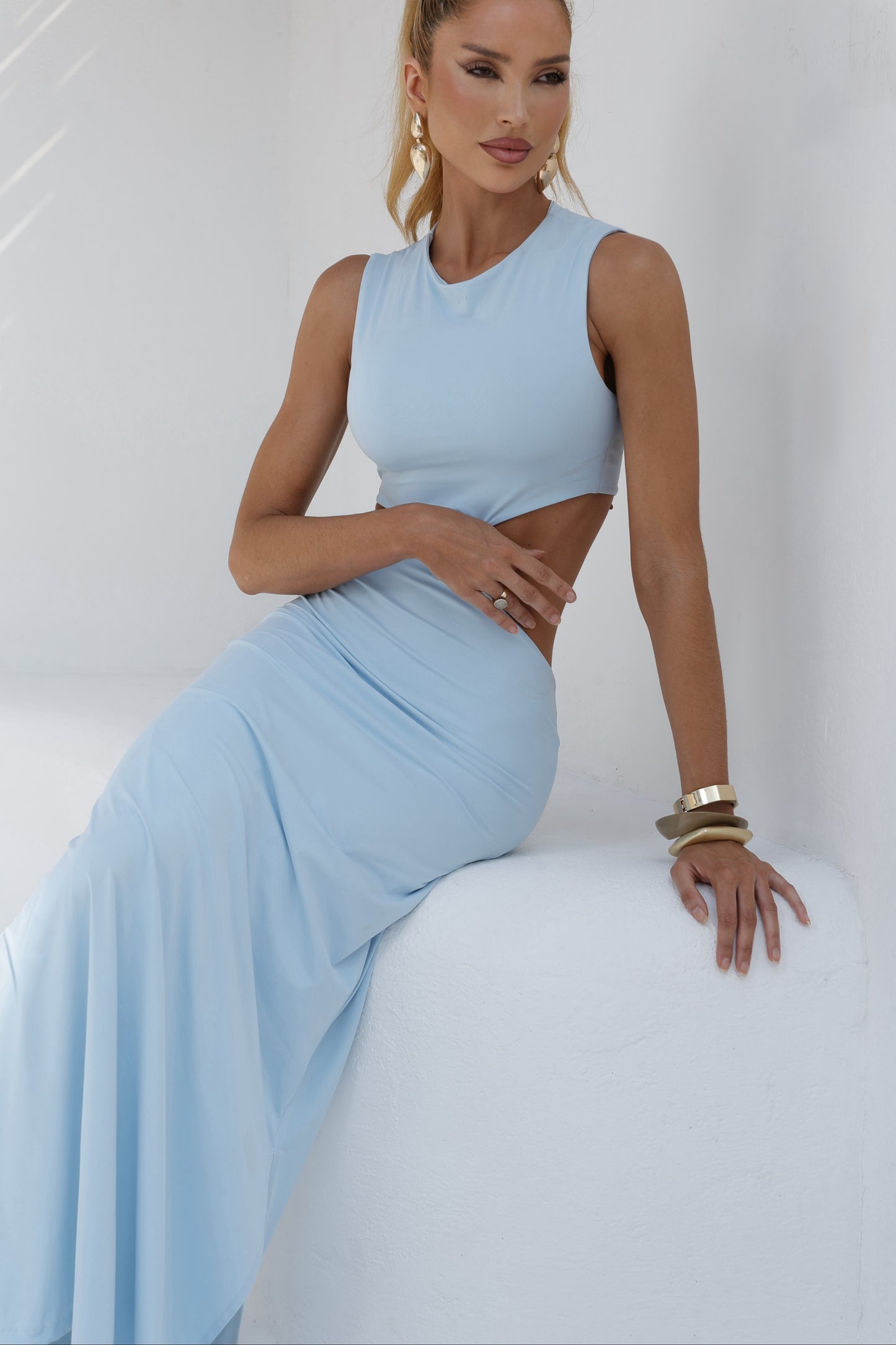 Vestido Longo em Poliamida com Detalhe em Metal Azul