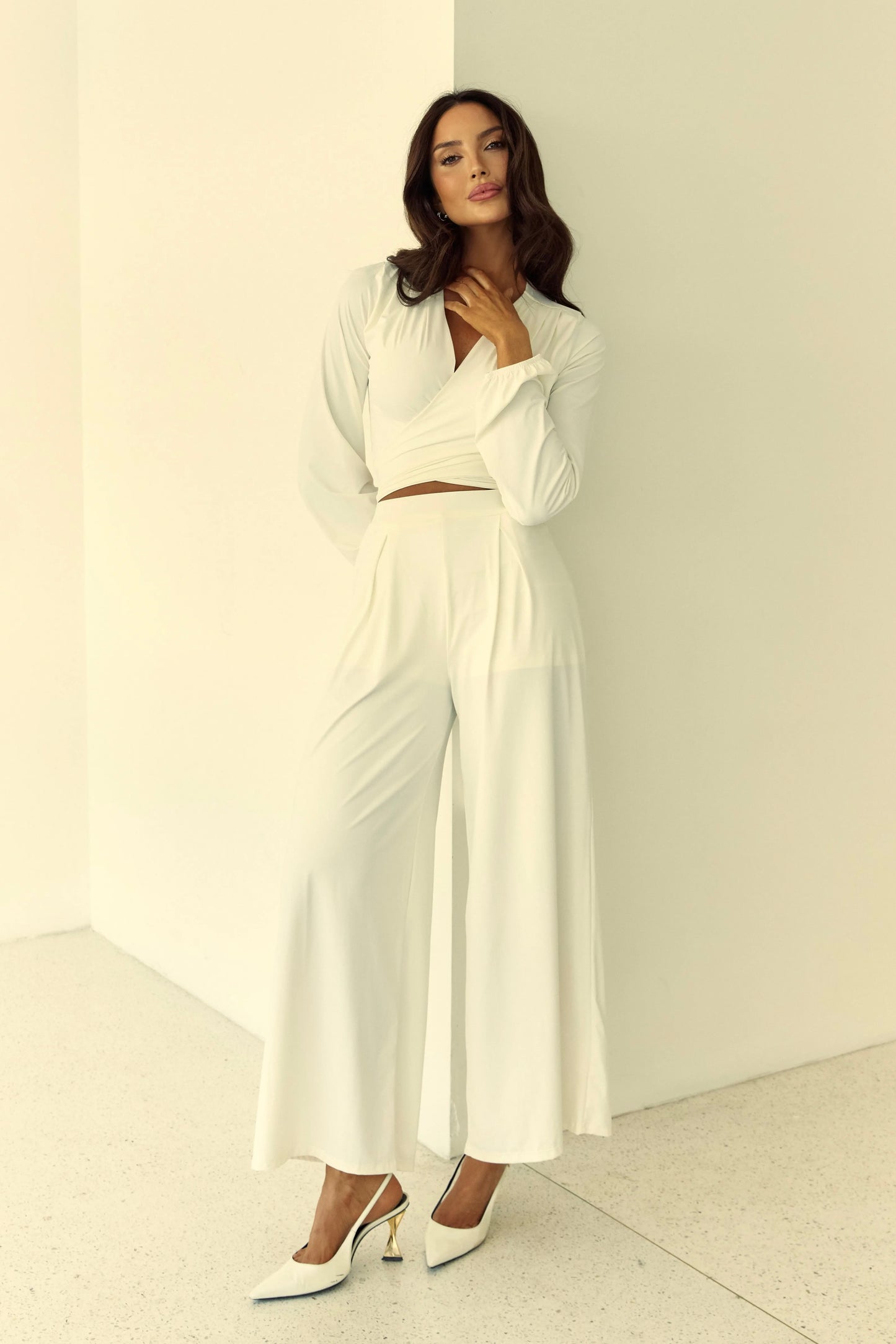 Conjunto Poliamida Cropped Nó Manga Longa e Calça Pantalona OFF
