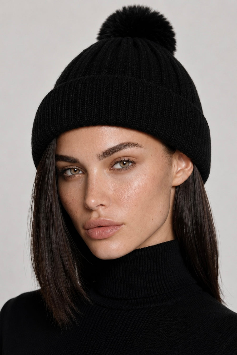 Touca de tricot com pompom - Preto