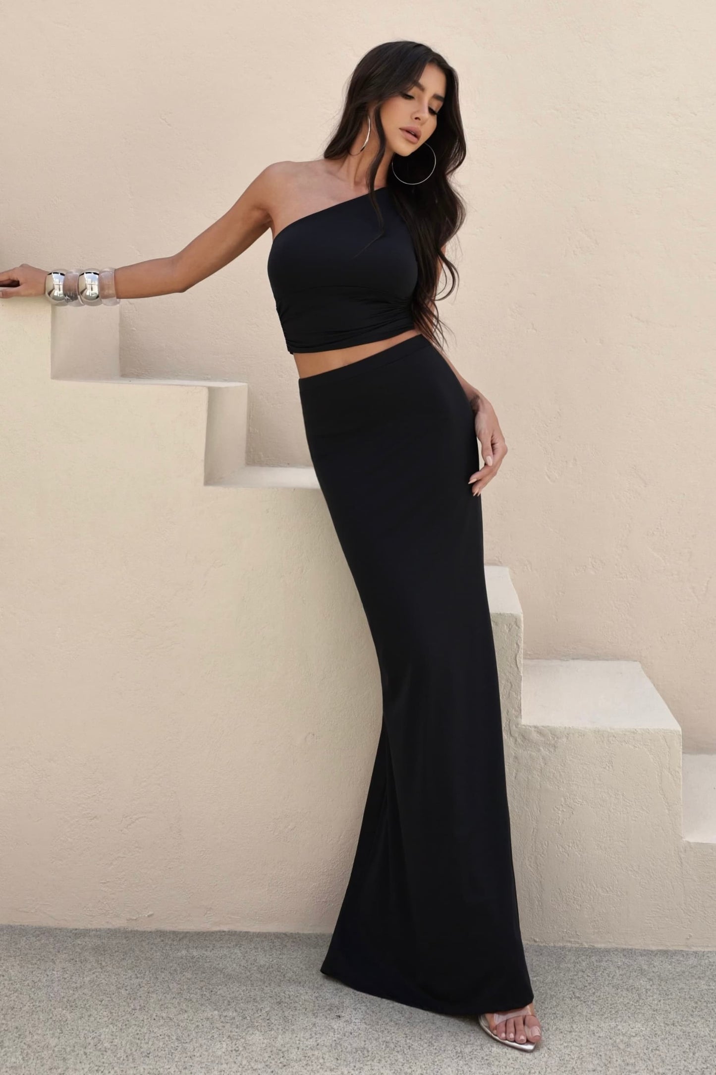 Conjunto Poliamida – Top Assimétrico + Saia Longa Preto