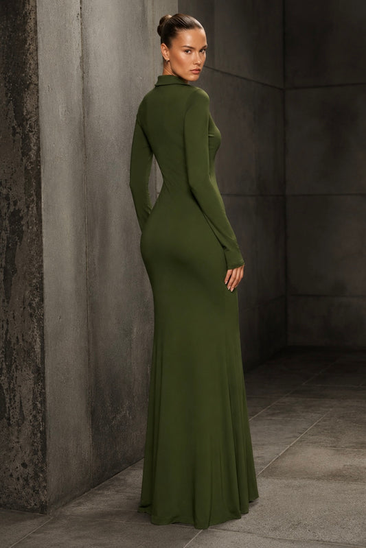 Vestido Longo Militar com Gola e Decote V em Poliamida