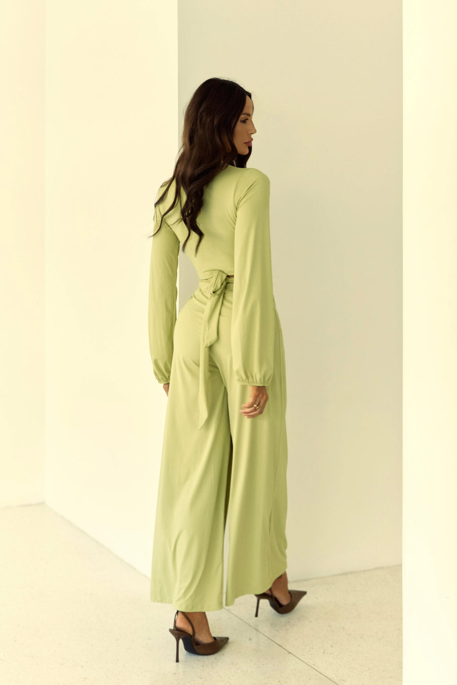 Conjunto Poliamida Cropped Nó Manga Longa e Calça Pantalona Verde