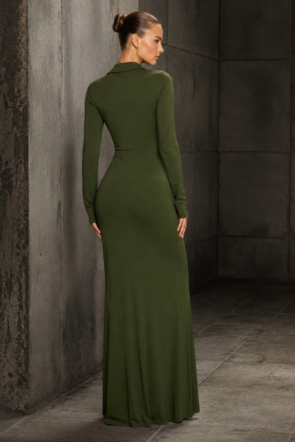 Vestido Longo Militar com Gola e Decote V em Poliamida
