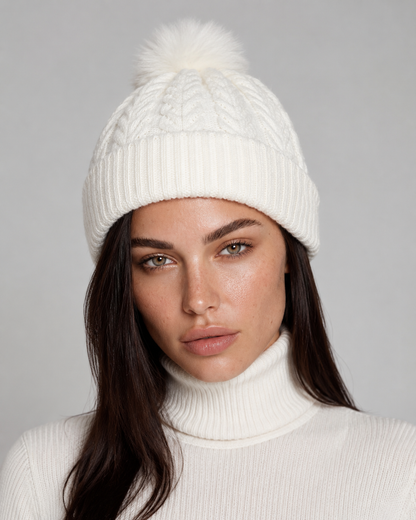 Touca de tricot com pompom - OFF