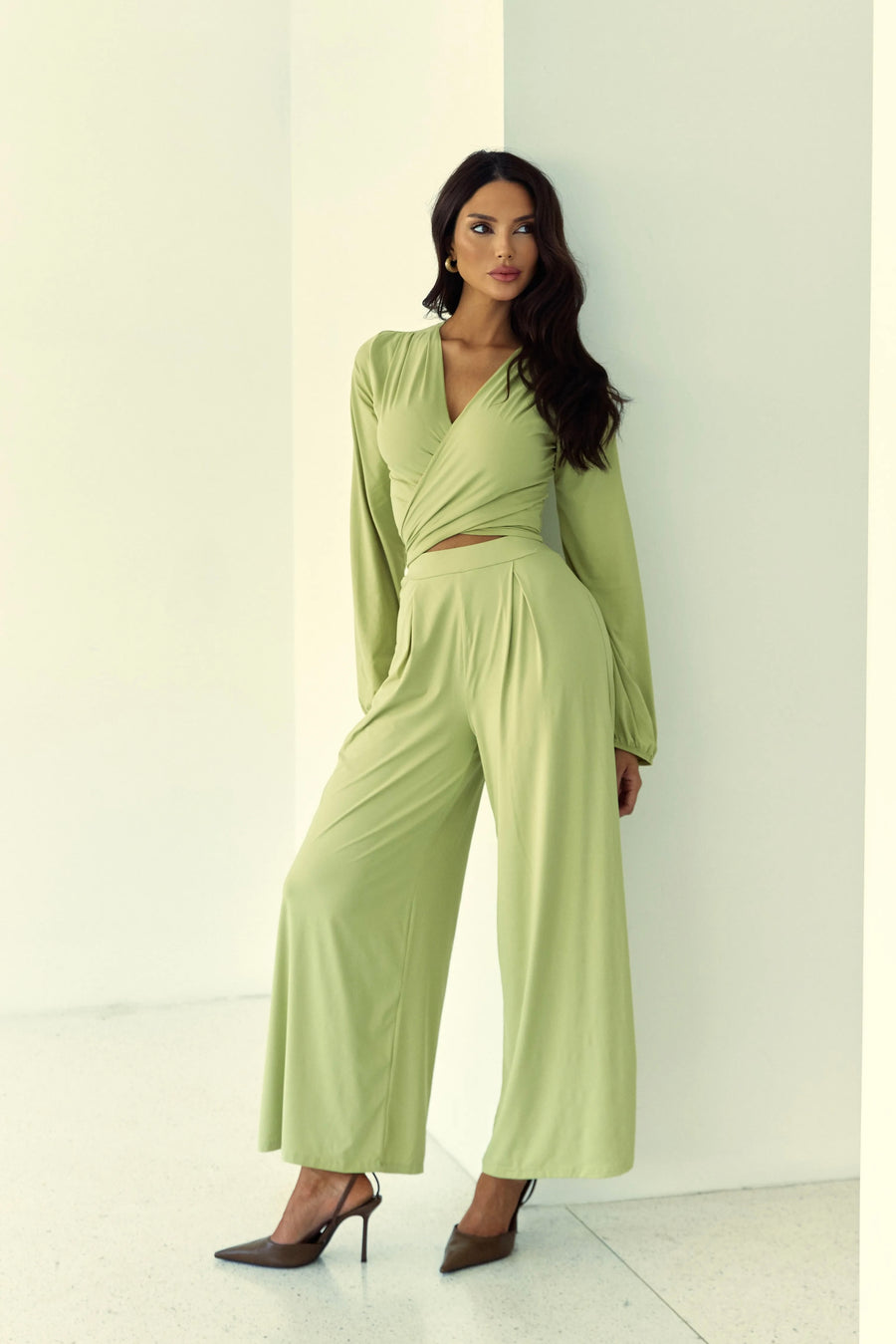 Conjunto Poliamida Cropped Nó Manga Longa e Calça Pantalona Verde