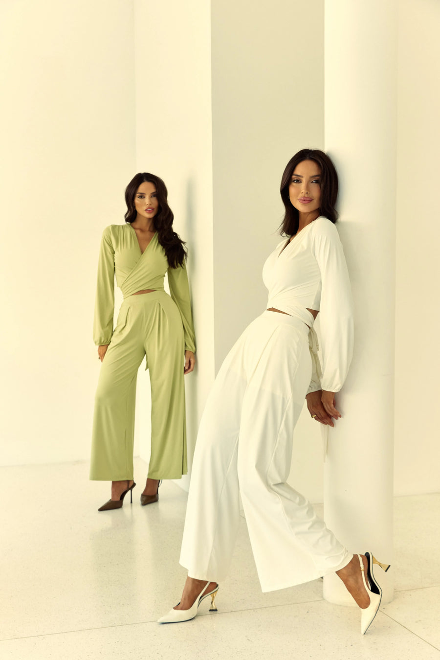 Conjunto Poliamida Cropped Nó Manga Longa e Calça Pantalona Verde