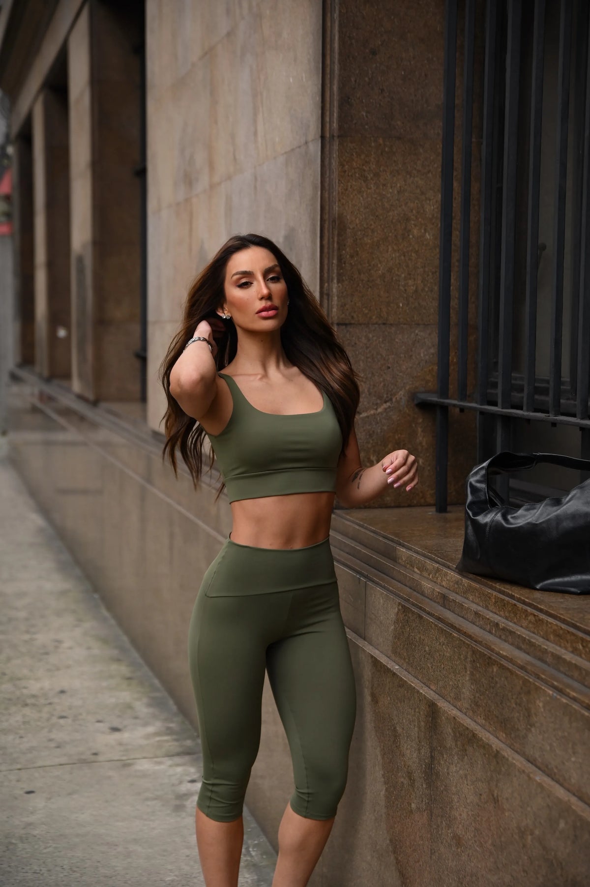 Calça Capri Sculpt – Militar