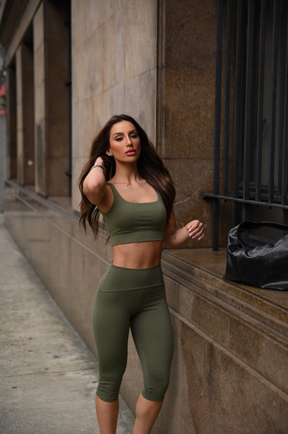Calça Capri Sculpt – Militar