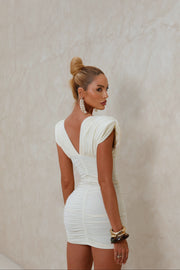 Vestido Curto Drapeado Ombreira em Poliamida Off