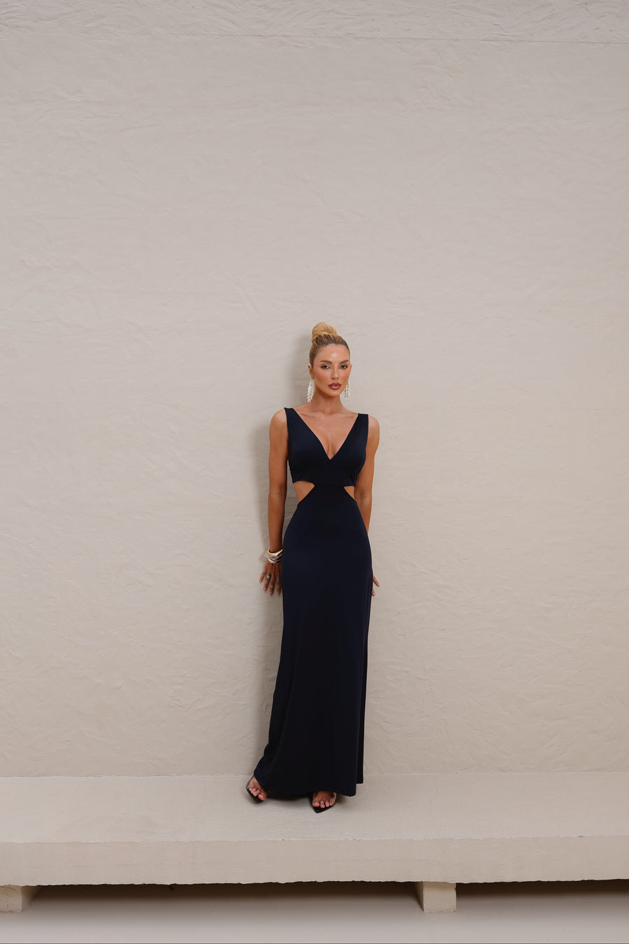 Vestido Longo em Poliamida com Recorte na Cintura Preto