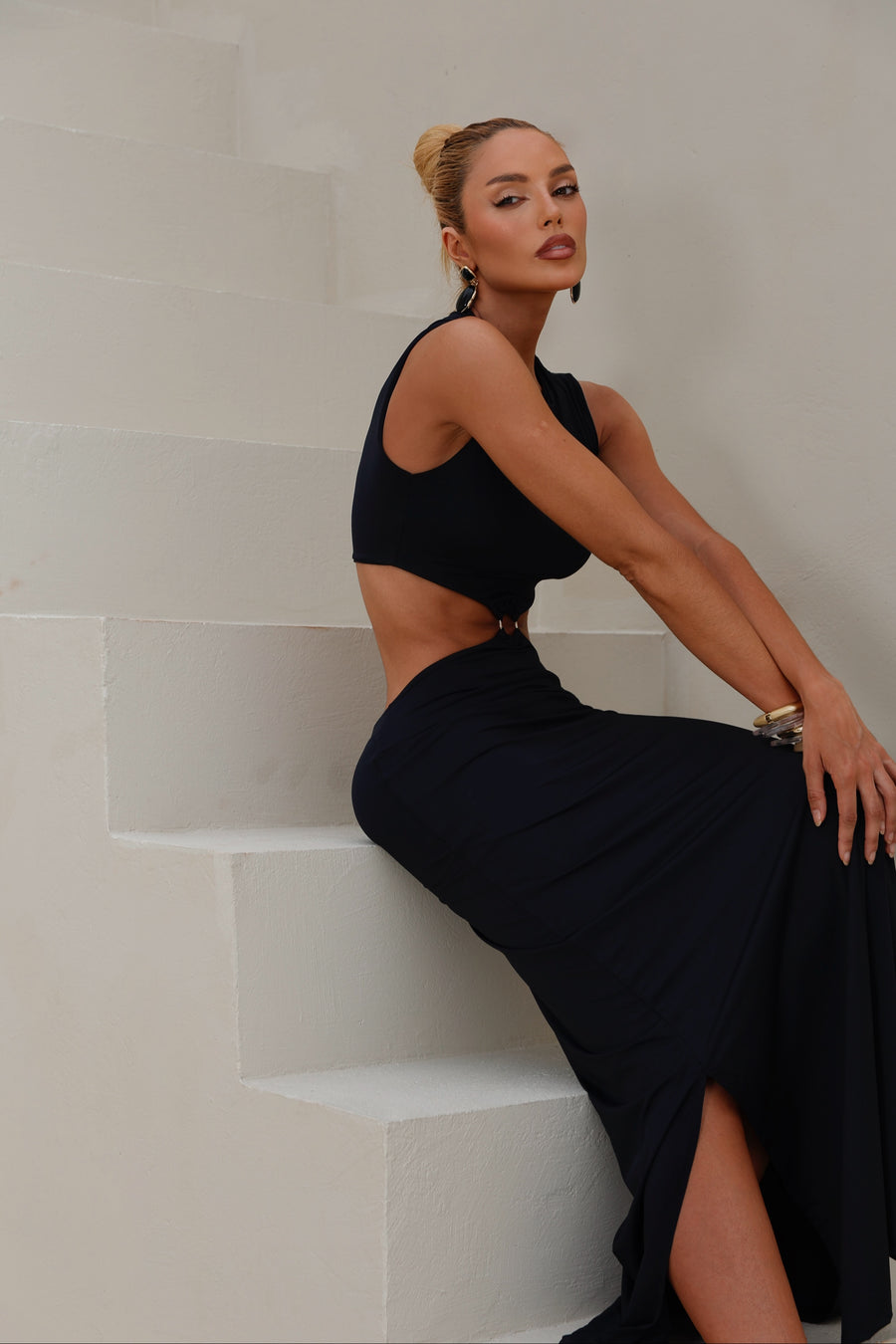 Vestido Longo em Poliamida com Detalhe em Metal Preto