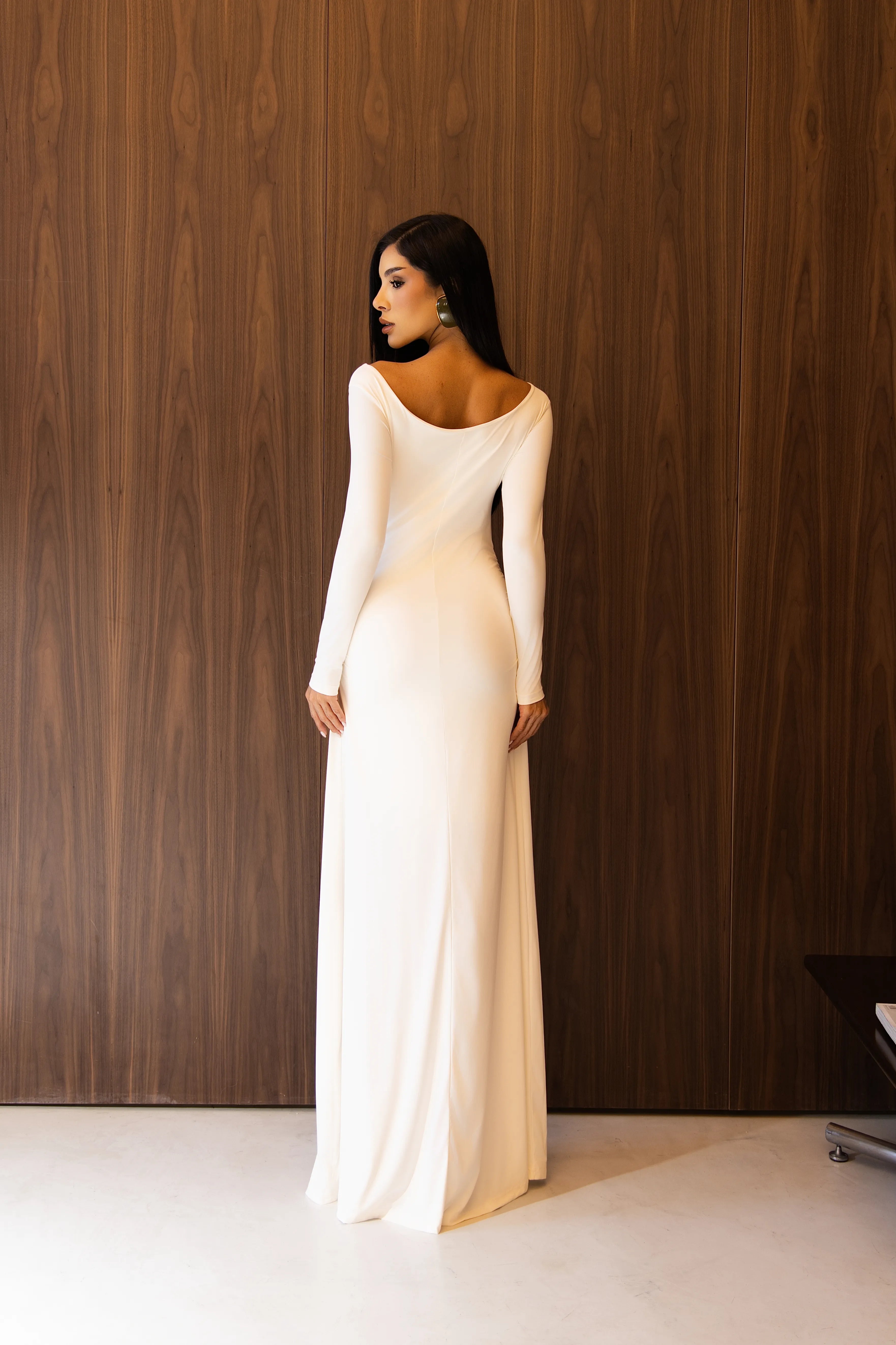 Vestido Longo OFF com Gola Redonda em Poliamida