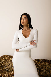 Vestido Longo Off com Gola e Decote V em Poliamida