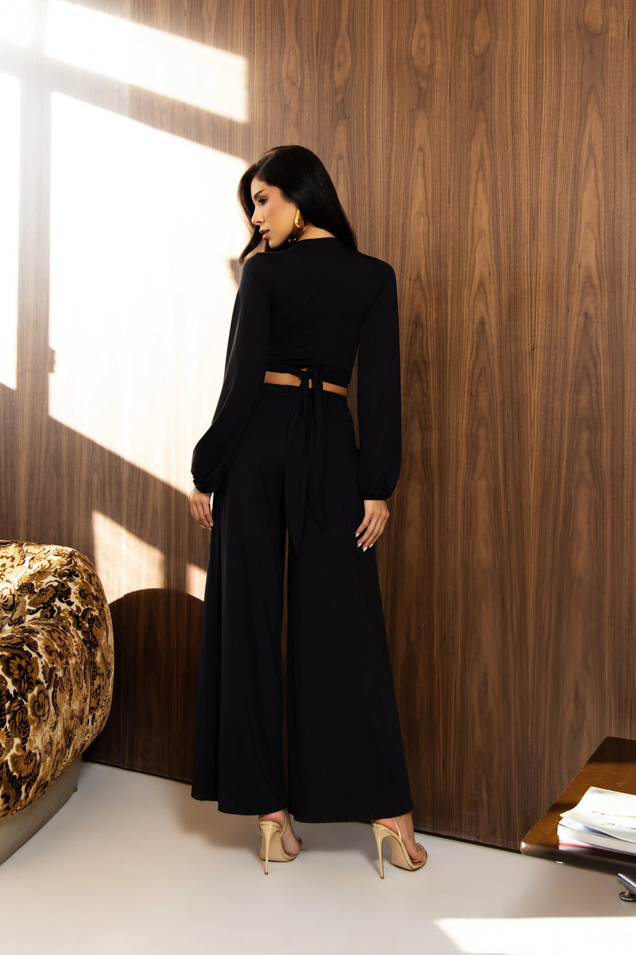 Conjunto Poliamida Cropped Nó Manga Longa e Calça Pantalona Preto