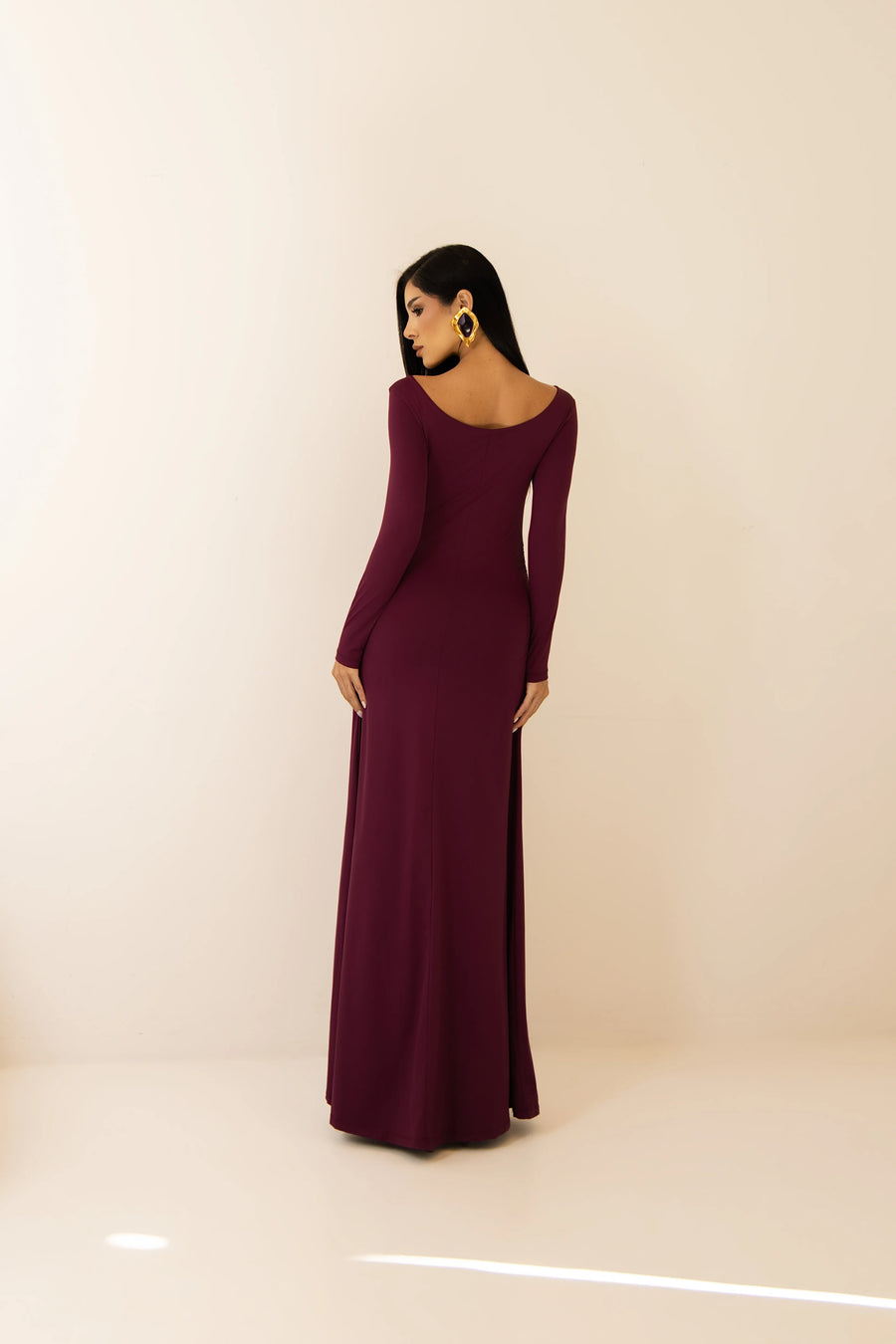 Vestido Longo Uva com Gola Redonda em Poliamida