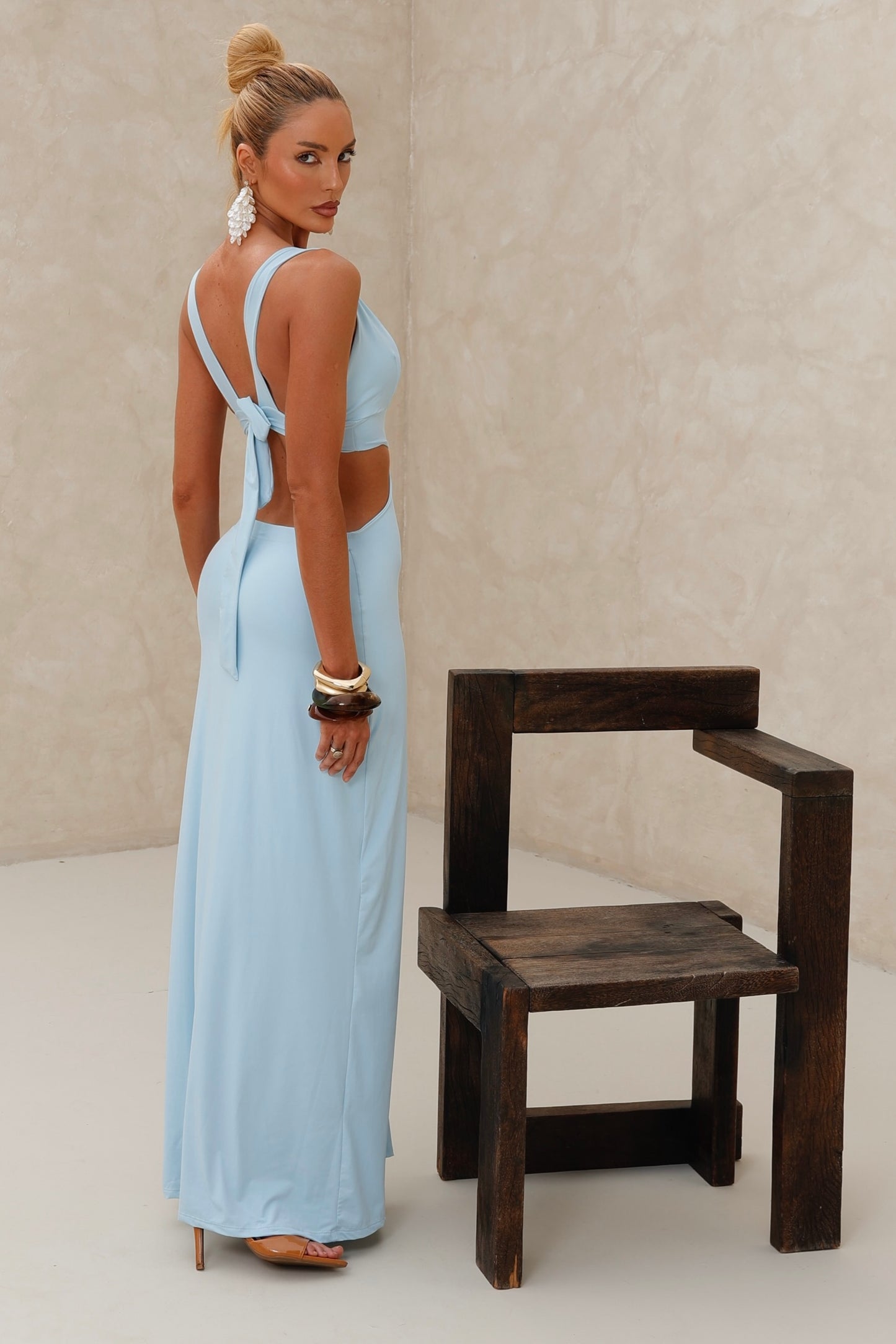 Vestido Longo em Poliamida com Recorte na Cintura Azul