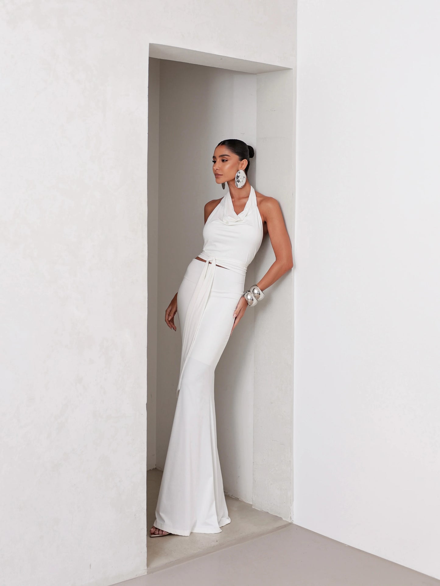 Conjunto Poliamida Cropped Degagê e Saia Longa Off