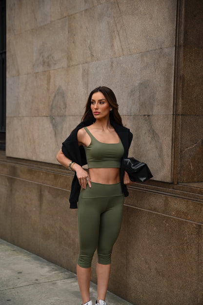 Calça Capri Sculpt – Militar