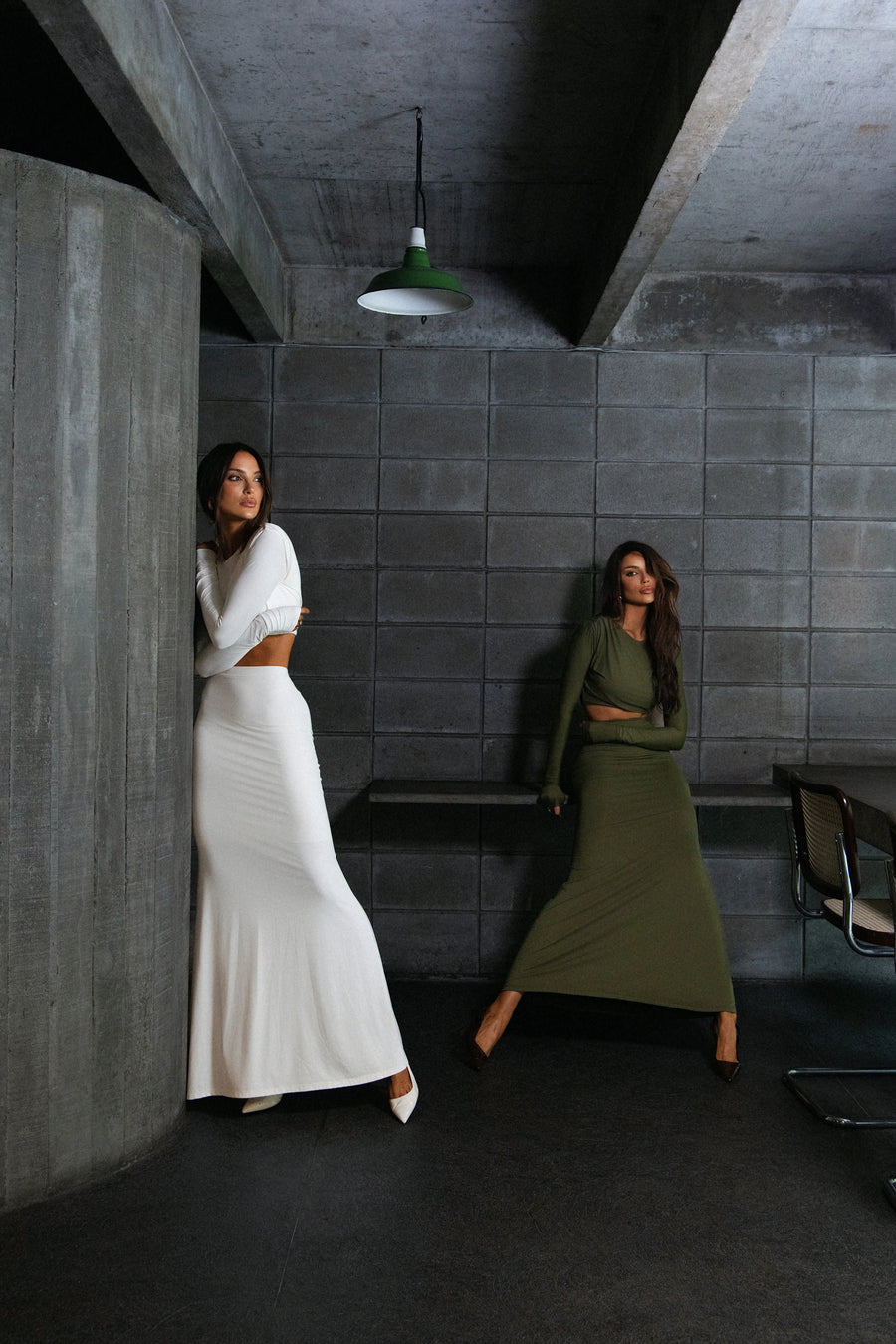 Conjunto Poliamida Cropped Manga Longa e Saia Longa Militar